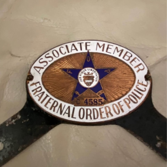 Fraternal Order of Police Associate Member ANTIQUE 1920-1930s RARE TOPPER EMBLEM - Picture 13 of 16